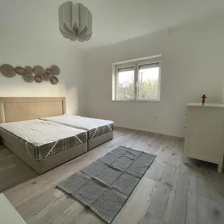Felesegem Akarattya Vendeghaz Lejlighed